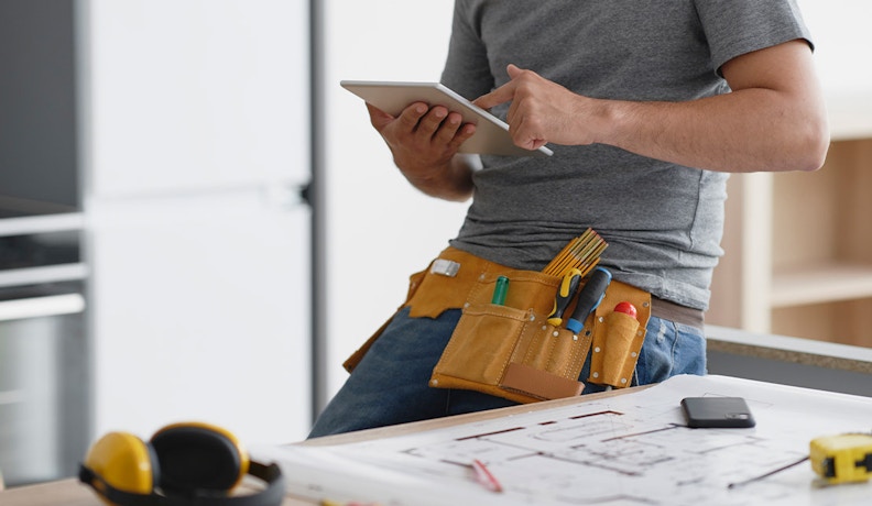 Homebuilding contractor tracking lot-specific job costs using Bolt Enterprise software on his iPad Homebuilding contractor tracking lot-specific job costs using Bolt Enterprise software on his iPad