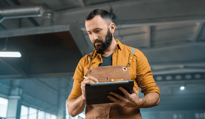 Job Cost Software Job cost software improves decision making through comprehensive reporting tools