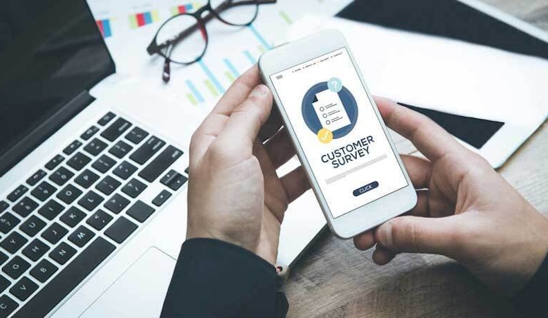 Customerserviceenablement postimage person using iphone