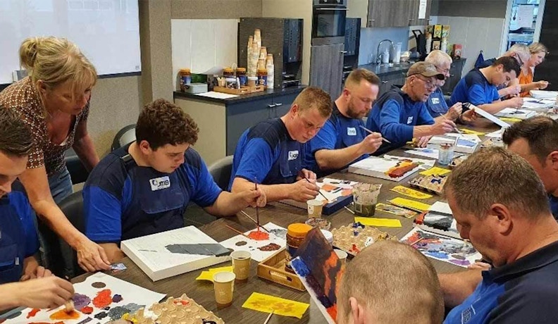 Jansen Machinebouw ERP implementatie Ridder i Q Jansen Machinebouw implementeert Ridder iQ na een creatieve kick-off.